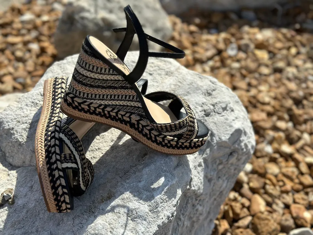 MOVE - Black / Natural Raffia Wedge Sandal