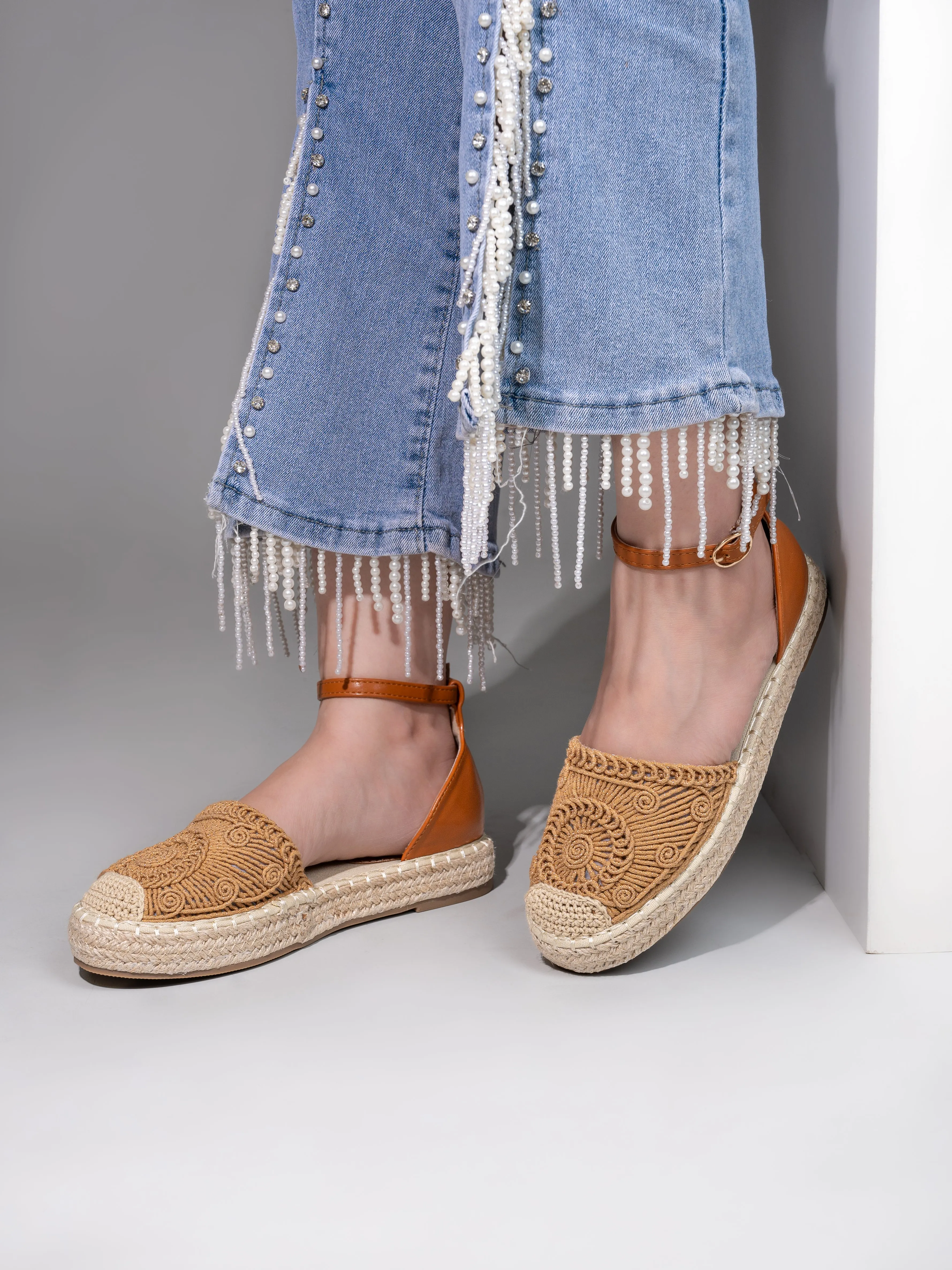 Tie - up espadrilles